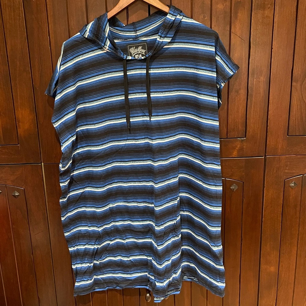 Sleeveless shirt